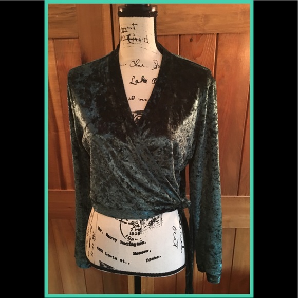 Victoria's Secret Tops - Victoria secret wrap top